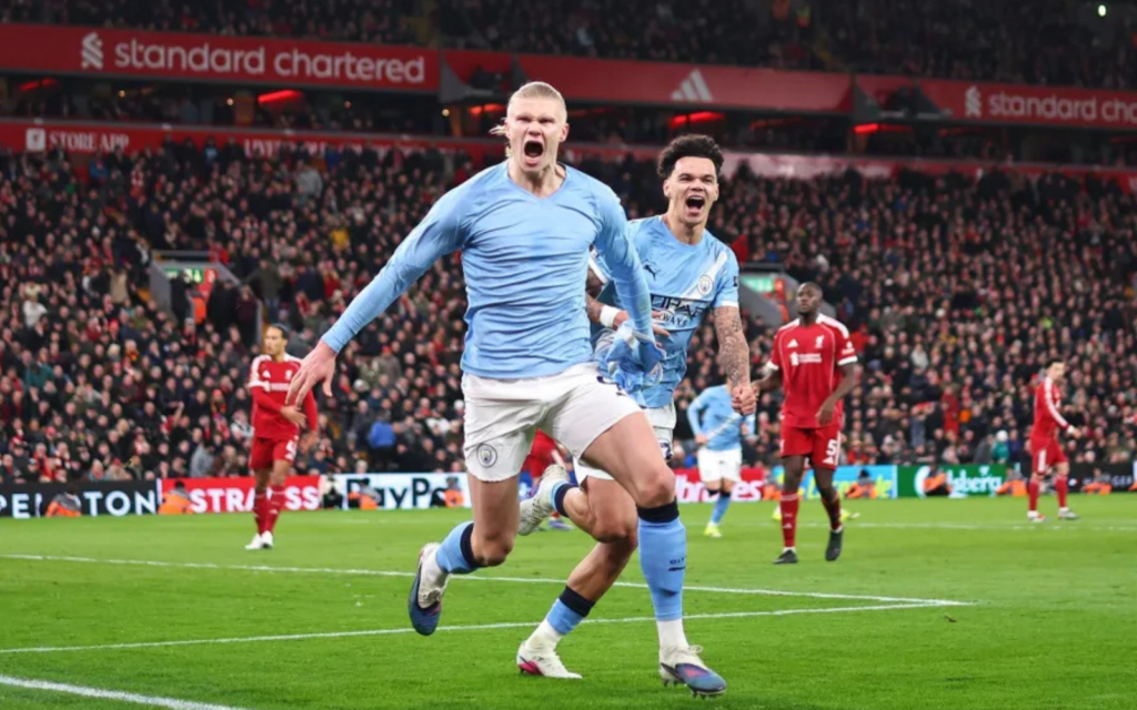 Haaland marca nos acréscimos, Manchester City vence Liverpool e segue a seis pontos do Arsenal