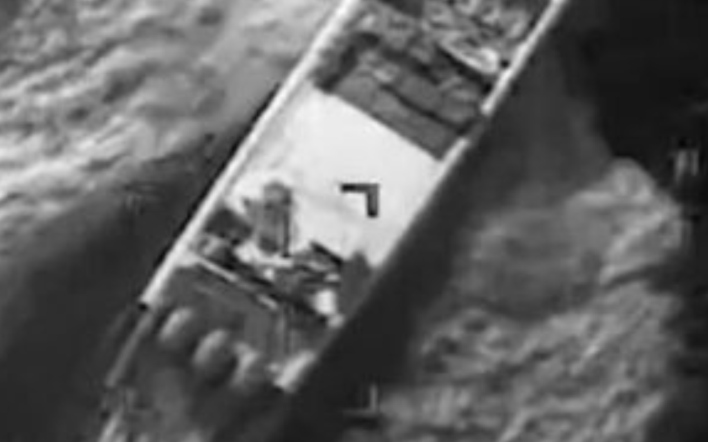 Forças dos EUA atacam barco suspeito no Pacífico; duas pessoas morrem