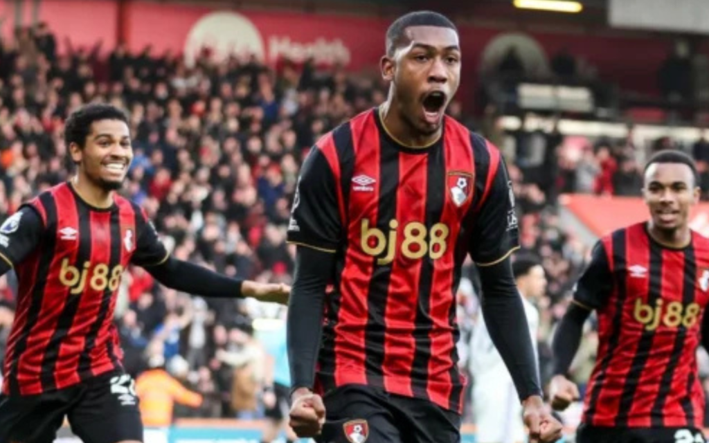 Treinador do Bournemouth destaca atuação de Rayan em vitória sobre o Everton