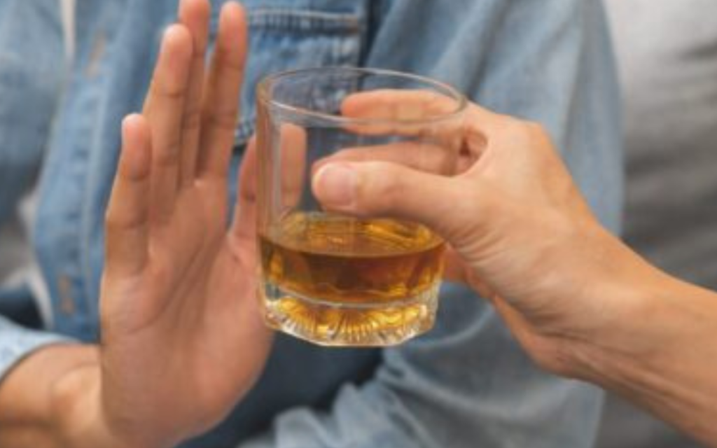 Ressaca de carnaval: como o álcool age no corpo e quais medidas aliviam os sintomas