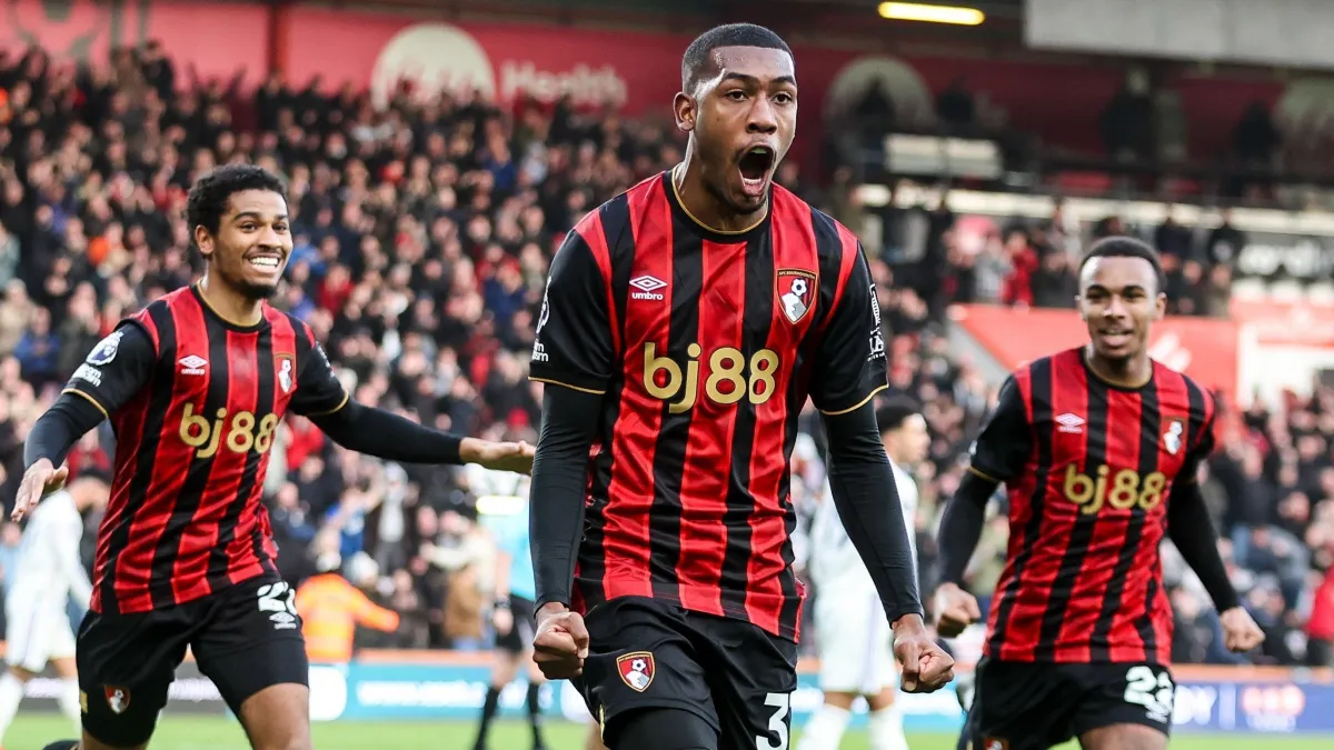 Treinador do Bournemouth destaca atuação de Rayan em vitória sobre o Everton - Imagem do artigo
