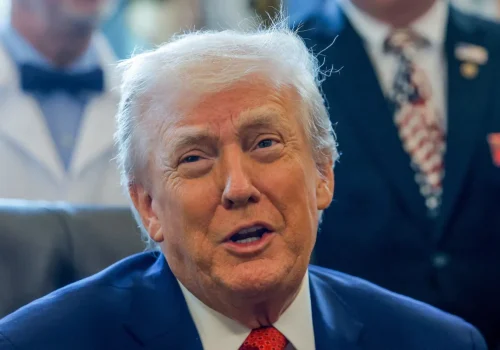 Imagem destacada - Casa Branca remove vídeo racista sobre os Obama publicado por Trump após 12 horas